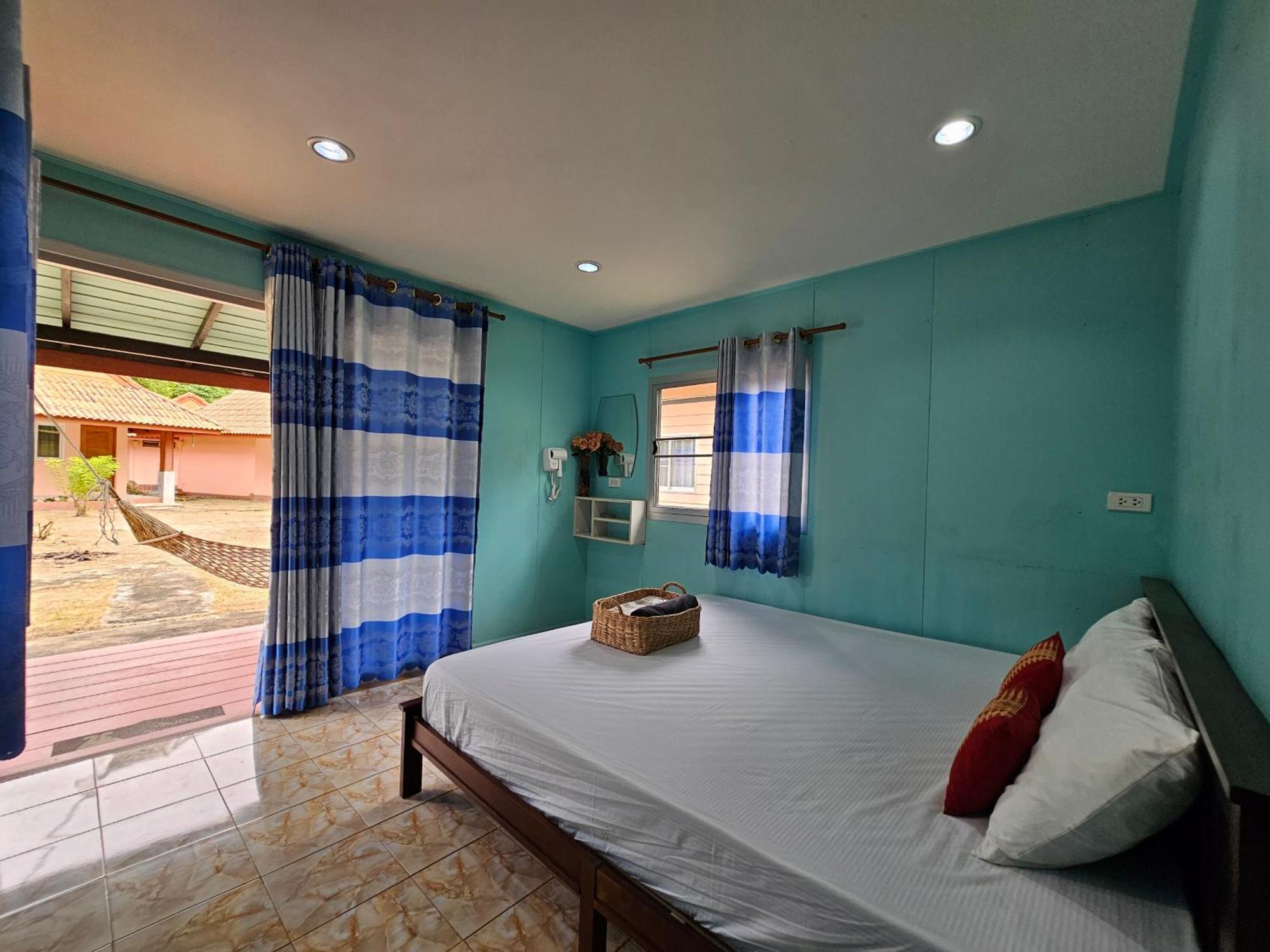 Koh Ngai Kaimuk Thong Resort Εξωτερικό φωτογραφία